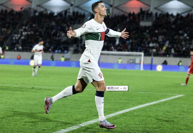 星空体育在线入口-14票赞成 1弃权 2反对 里斯本授C罗城市荣誉奖章